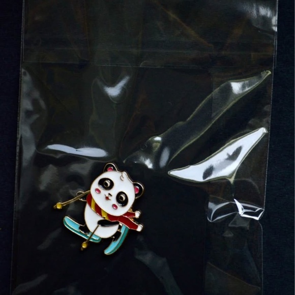 Pack of 5 Brand New/ Packaged Sloth/Panda/Cloud Pins - Picture 3 of 5